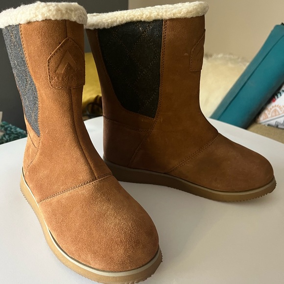 McKinley Kimberly II Boots, Slip On, Casual, Winter, Plush, Suede Sz 7. - Picture 1 of 5